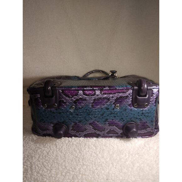 Kathy Van Zeeland Large Travel Tote - Picture 5 of 9